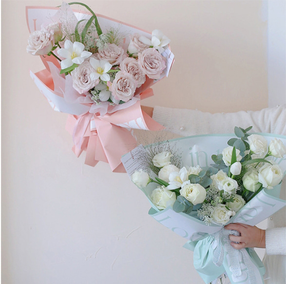 Bouquet páipéar beartán tiubh le focail ealaíne