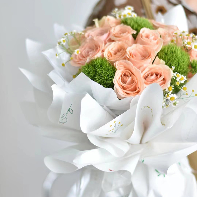 Scannán pacáistithe bouquet bláthanna plaisteach frith-cheo agus taise-cruthúnas
